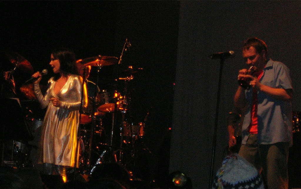 Björk and Einar Orn performing with the Sugarcubes in 2006
